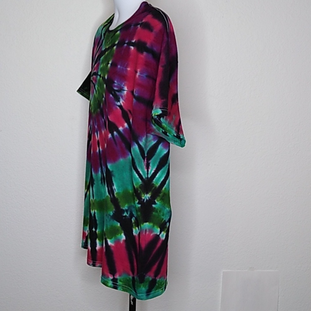 New Vibrant Tie-Dye T-Shirt - Picture 3 of 5